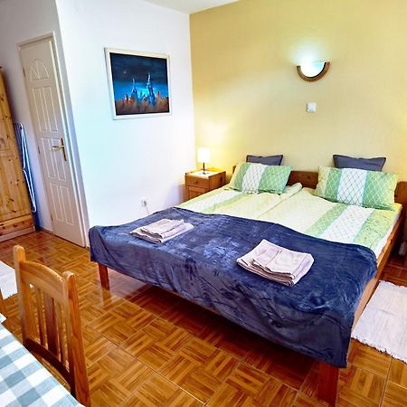 Family Vendeghaz Hotel Hajduszoboszlo Ngoại thất bức ảnh