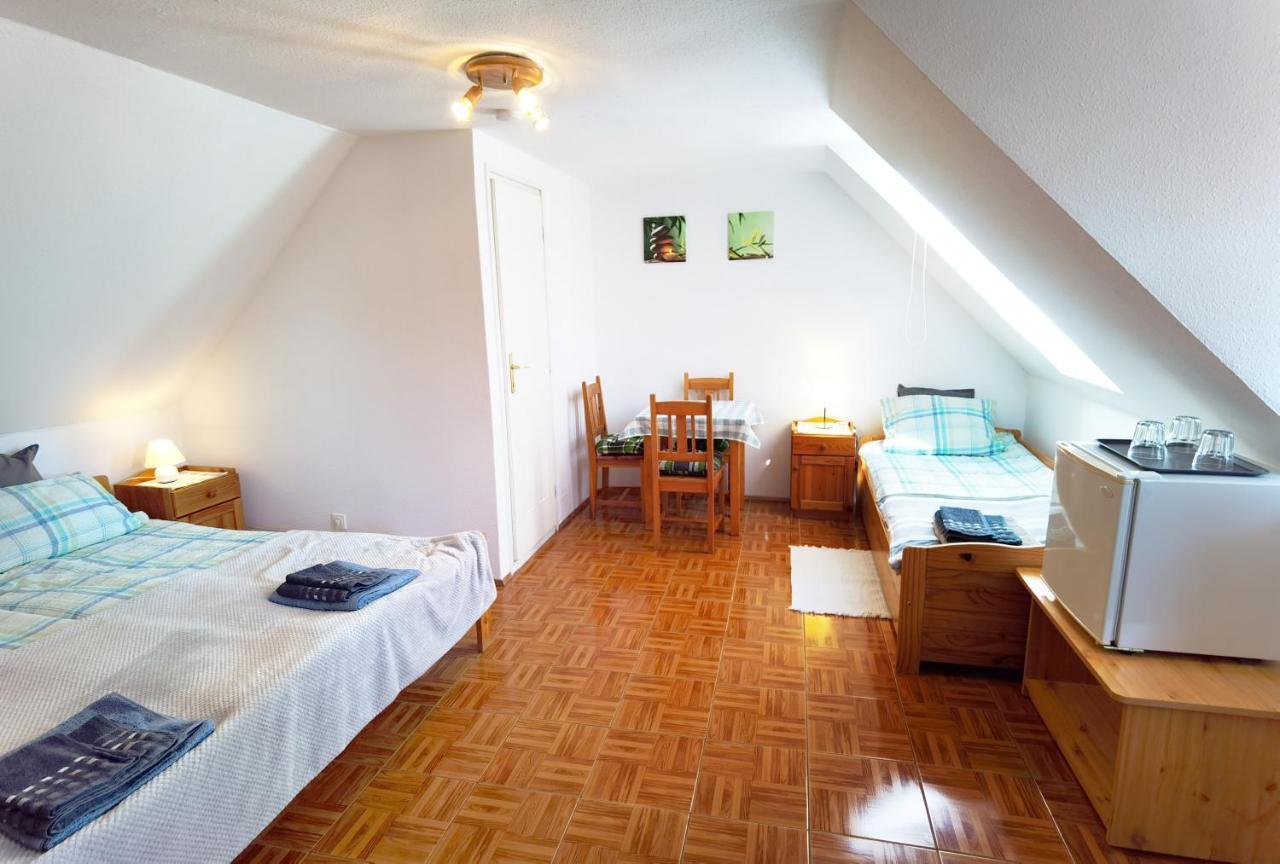 Family Vendeghaz Hotel Hajduszoboszlo Ngoại thất bức ảnh
