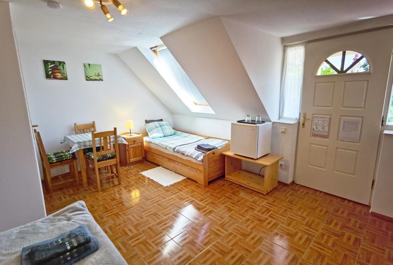 Family Vendeghaz Hotel Hajduszoboszlo Ngoại thất bức ảnh