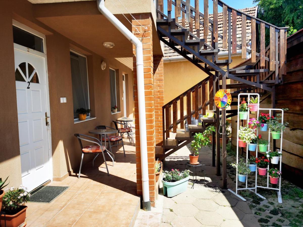 Family Vendeghaz Hotel Hajduszoboszlo Ngoại thất bức ảnh